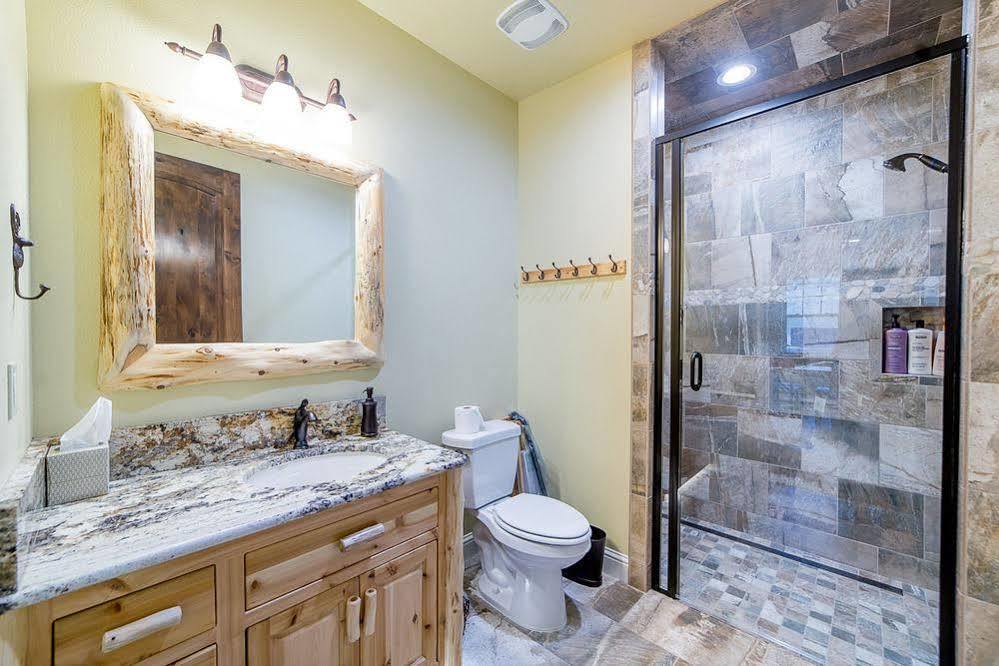 Inn The Woods Suites Ahwahnee Exterior photo
