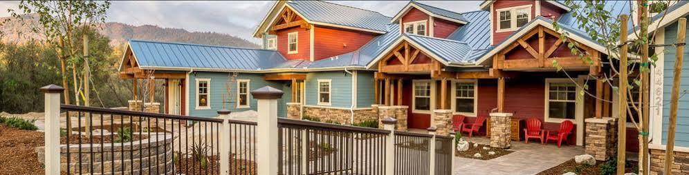 Inn The Woods Suites Ahwahnee Exterior photo